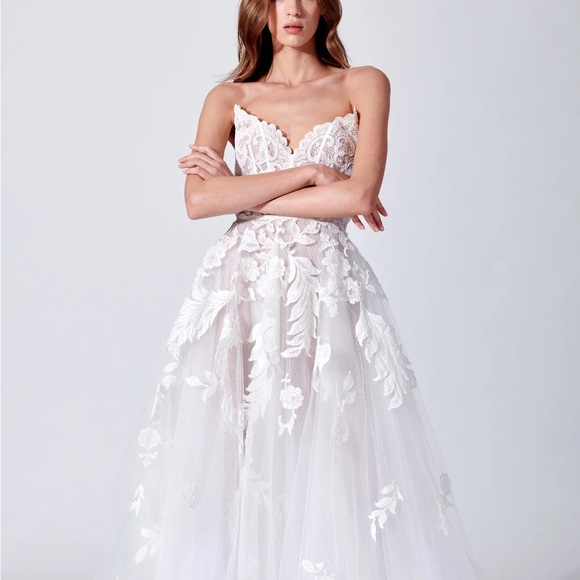 Oscar de la Renta White Floral Lace Wedding Dress Spring 2019 - Picture 1 of 10